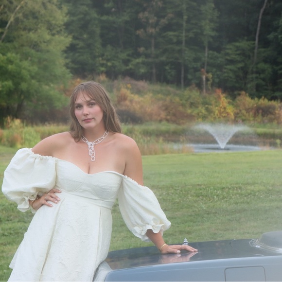 Elegant Off-Shoulder White Dress - Picture 15 of 15